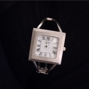 Ann Klein II silver bracelet watch vintage collegiate loungewear streetwear mod